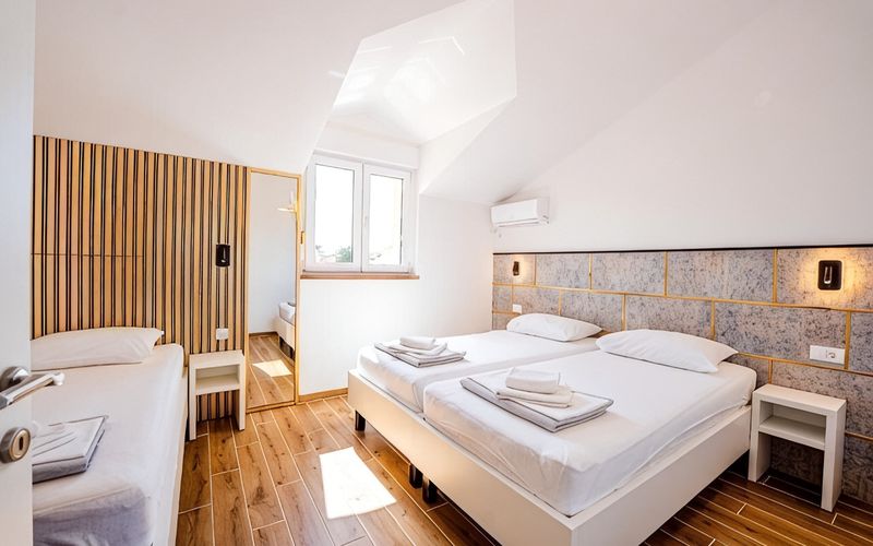 Resort Trcol, Novalja